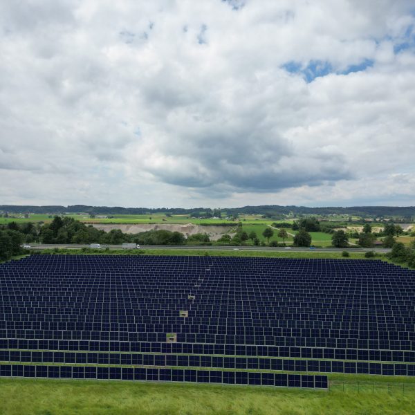 Bau und Montage Photovoltaikanlage Woringen