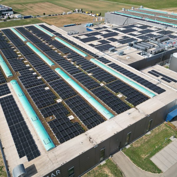 pv-anlage-villingen-schwenningen-2700kwp-jf-solar.jpg Großflächige Photovoltaikanlage mit 2.700 kWp Leistung in Villingen-Schwenningen von JF Solar